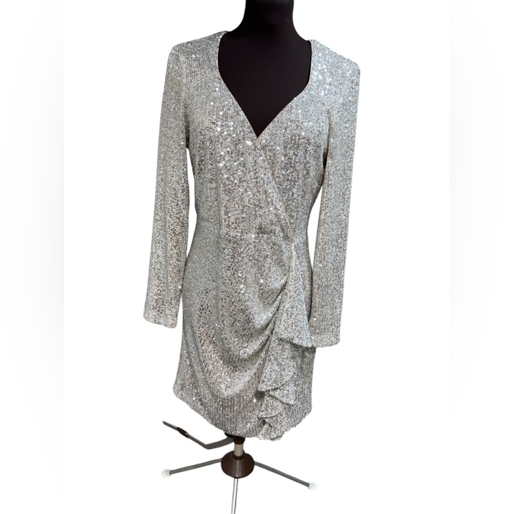 Belle Badgley Mischka Silver Sequin Mini Dress Long Sleeve Glam Ruffle Size 8